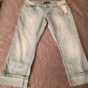 Denim Capri Pants. Size 15.